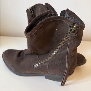 Report Signature Brown Heeled Boots